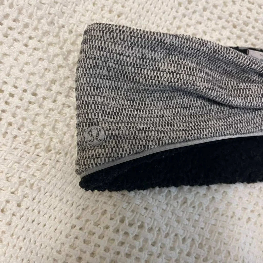 Lululemon Fleece Lined Headband‎ Ear Warmer Grey Black Reflective One Size O/S